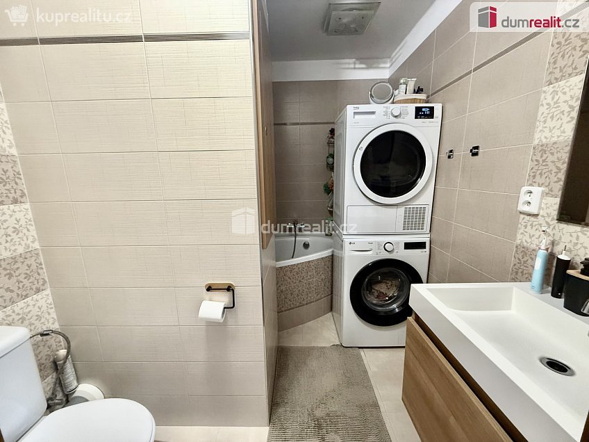 Pronájem bytu 2+1 55 m^2 Jana Zajíce, Ústí nad Labem 