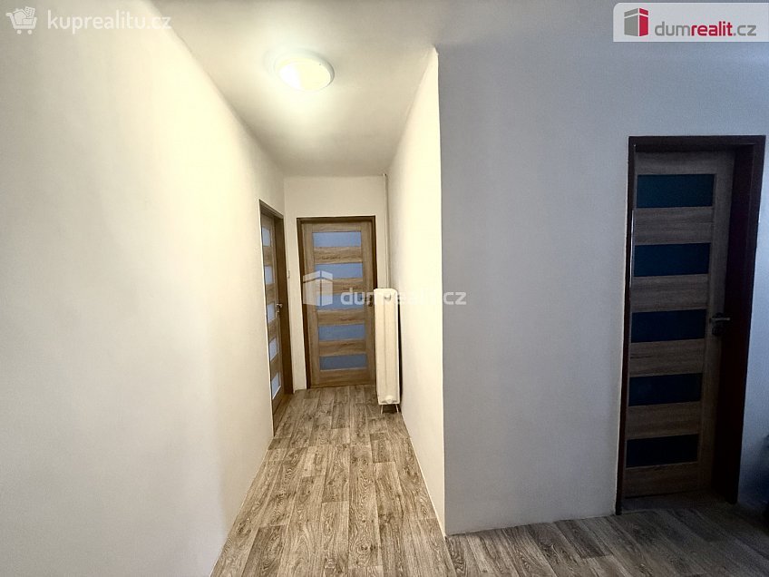 Pronájem bytu 2+1 63 m^2 Ruská, Dubí 