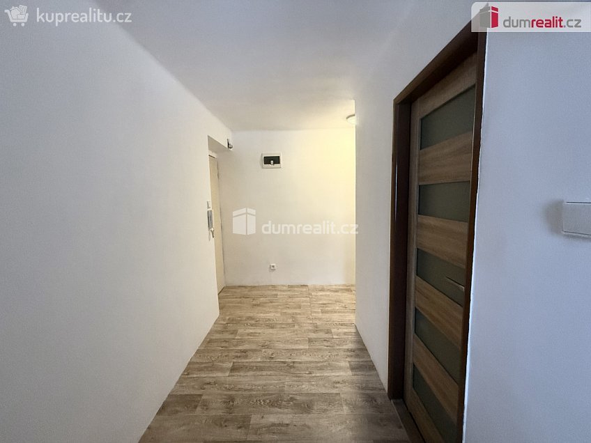 Pronájem bytu 2+1 63 m^2 Ruská, Dubí 