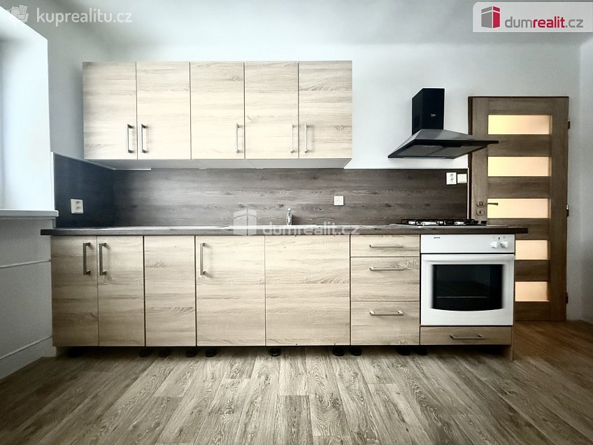 Pronájem bytu 2+1 63 m^2 Ruská, Dubí 