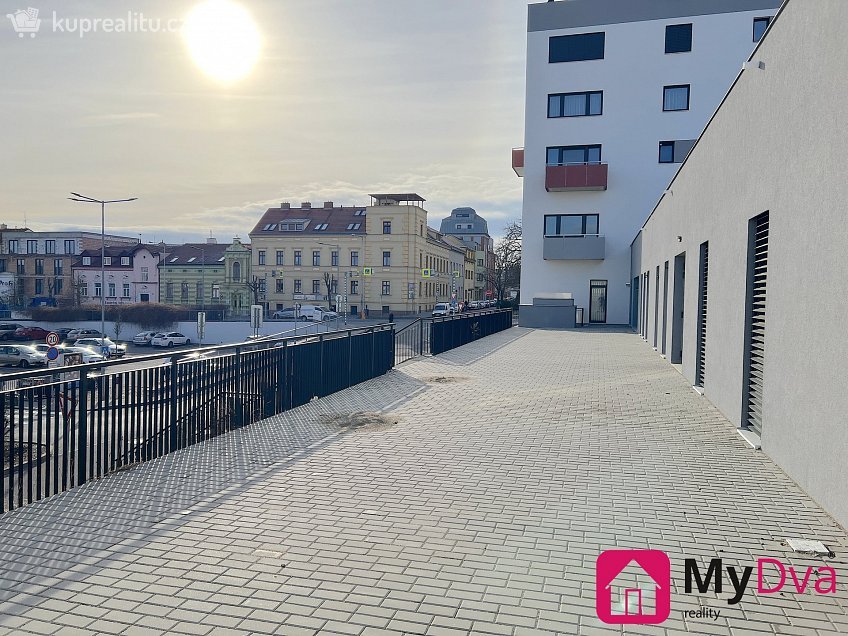 Pronájem  obchodních prostor 216 m^2 Kosmákova, Znojmo 