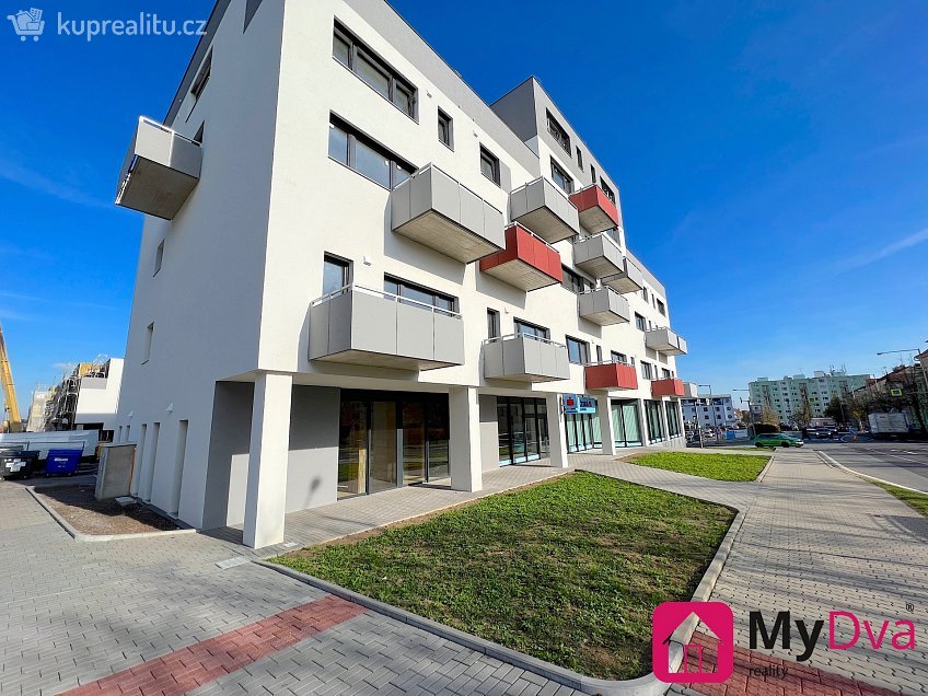 Pronájem  obchodních prostor 216 m^2 Kosmákova, Znojmo 