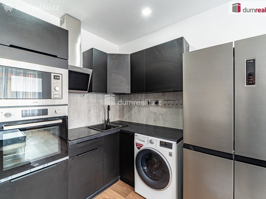 Prodej bytu 3+kk 61 m^2 Jednoty, Sokolov 