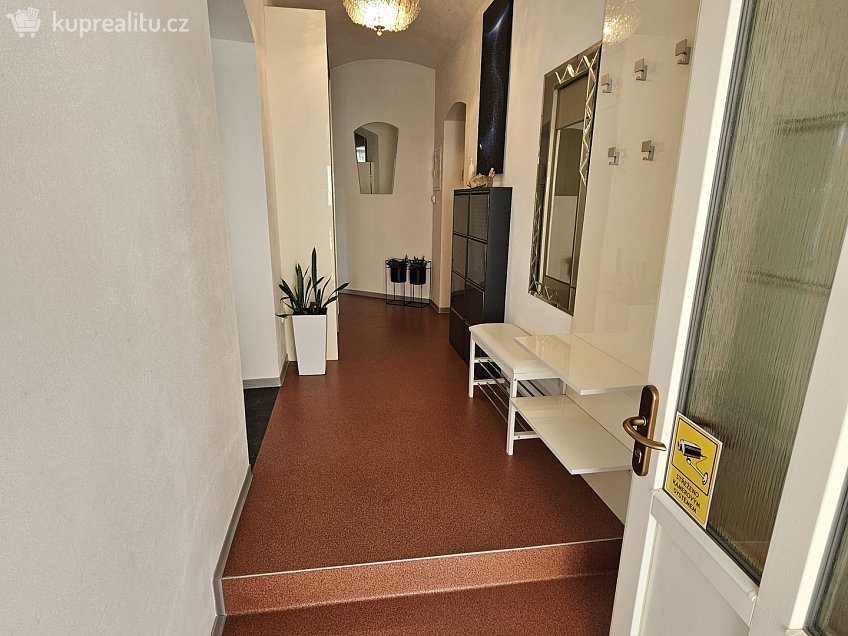 Prodej bytu 2+kk 65 m^2 Ruská 383, Mariánské Lázně 