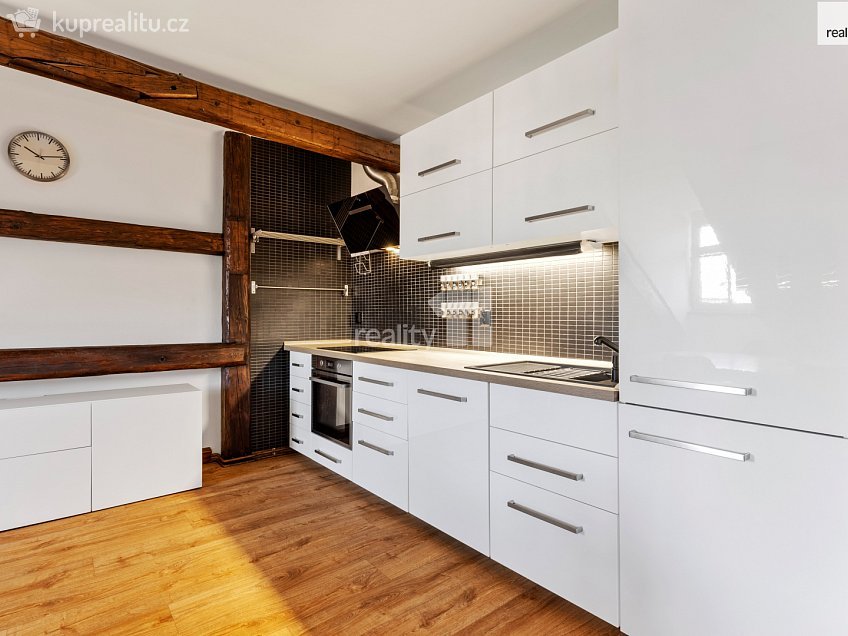 Prodej bytu 3+kk 156 m^2 náměstí 1. máje, Chrastava 