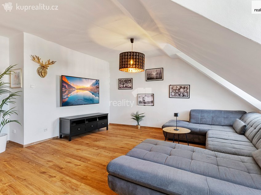 Prodej bytu 3+kk 156 m^2 náměstí 1. máje, Chrastava 