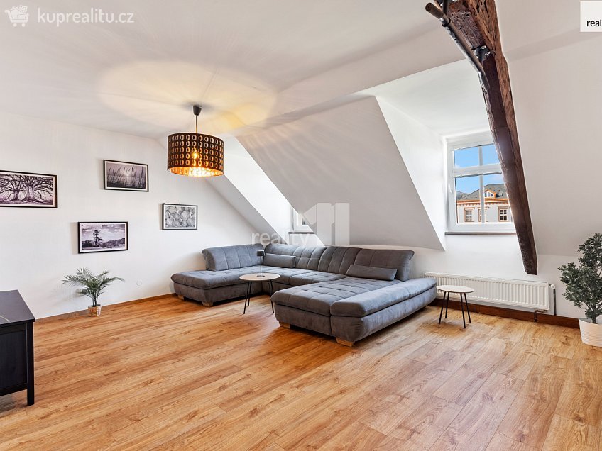 Prodej bytu 3+kk 156 m^2 náměstí 1. máje, Chrastava 