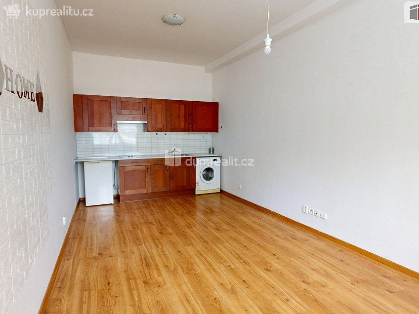 Pronájem bytu 1+kk 35 m^2 Kasárenská, Opava 