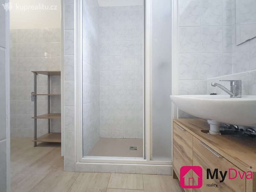 Pronájem bytu 2+1 84 m^2 Vídeňská třída, Znojmo 