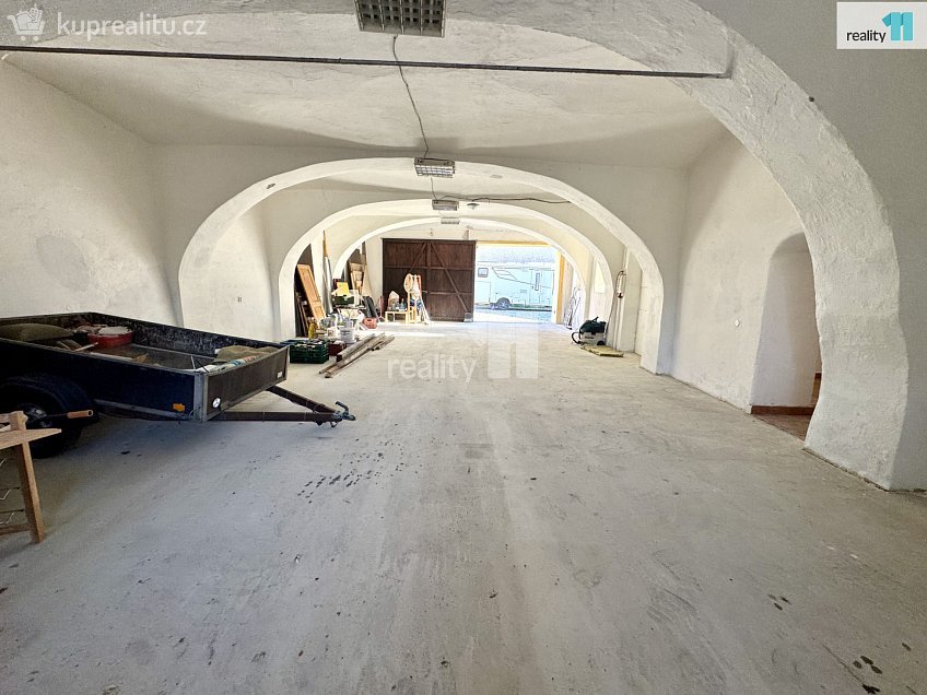 Pronájem  výrobních prostor 1027 m^2 Pražská, Dobrovíz 