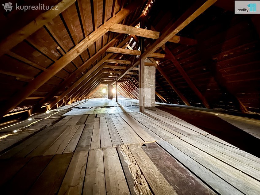 Pronájem  výrobních prostor 1027 m^2 Pražská, Dobrovíz 