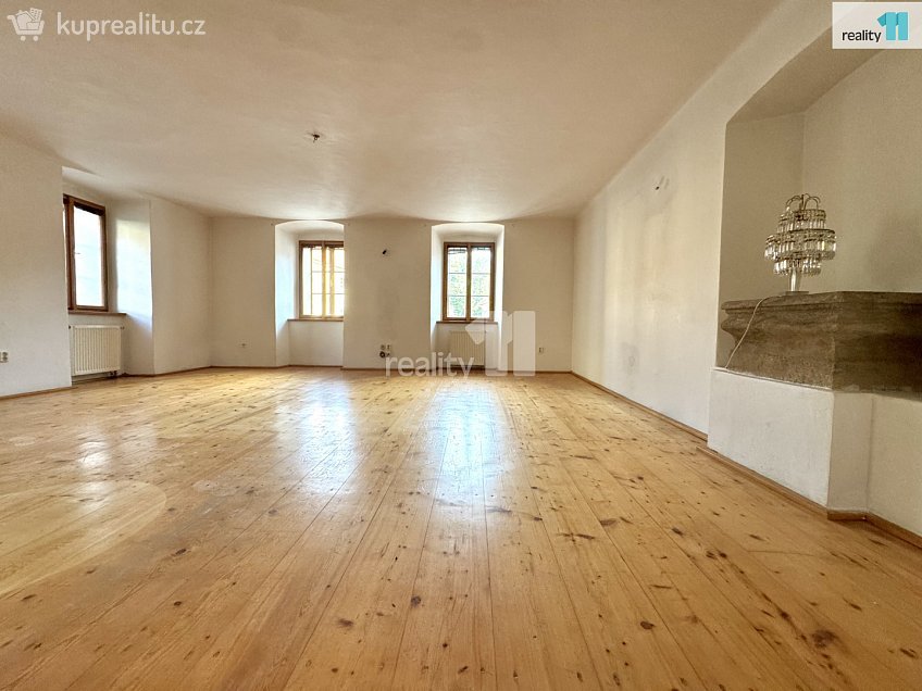 Pronájem  výrobních prostor 1027 m^2 Pražská, Dobrovíz 