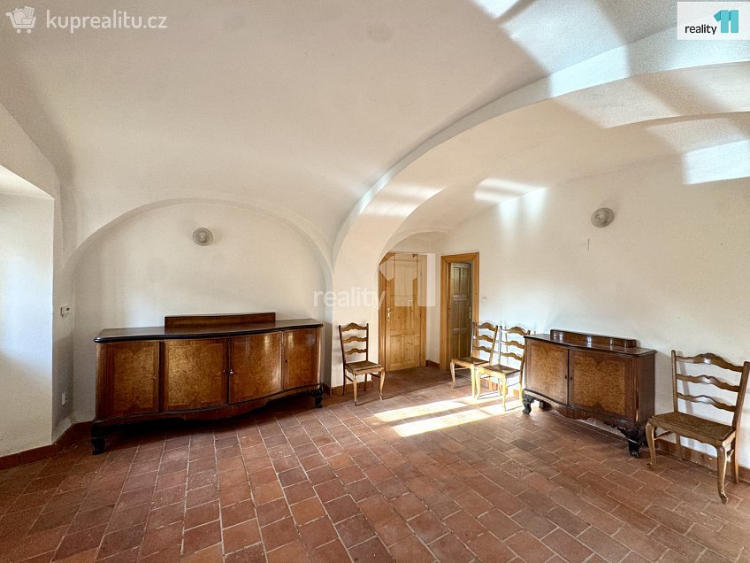 Pronájem  výrobních prostor 1027 m^2 Pražská, Dobrovíz 