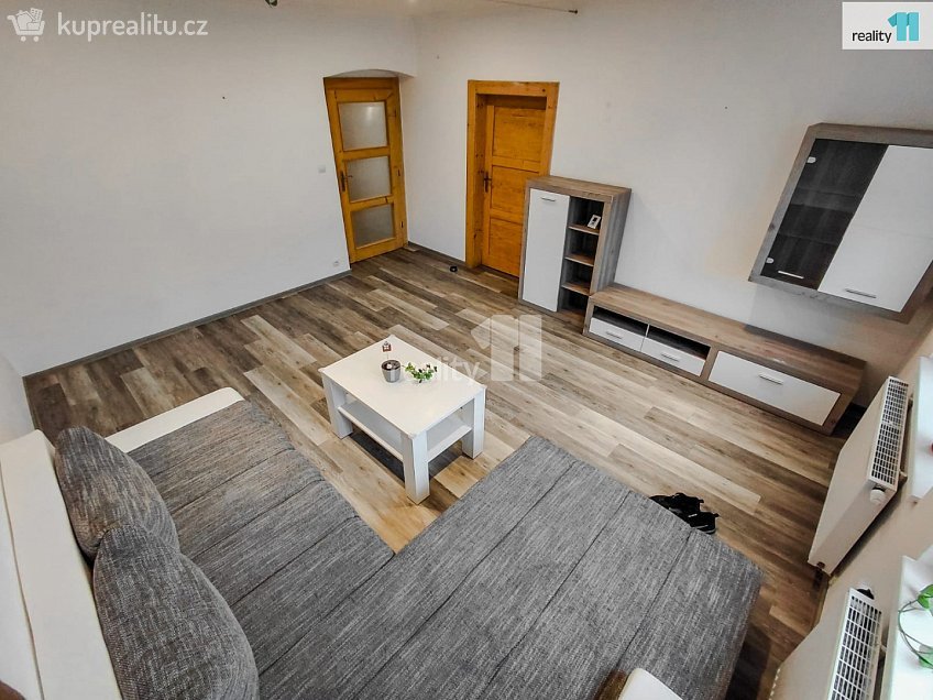 Prodej bytu 2+1 80 m^2 Májová, Cheb 