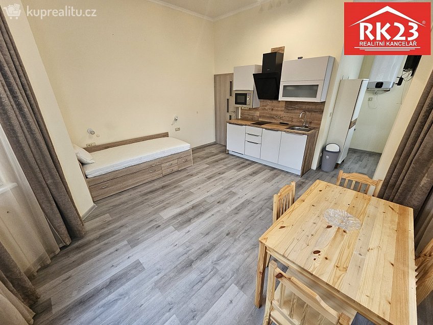 Pronájem bytu 1+kk 30 m^2 Hlavní třída, Mariánské Lázně 