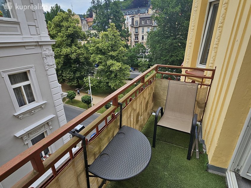 Pronájem bytu 1+kk 30 m^2 Hlavní třída, Mariánské Lázně 