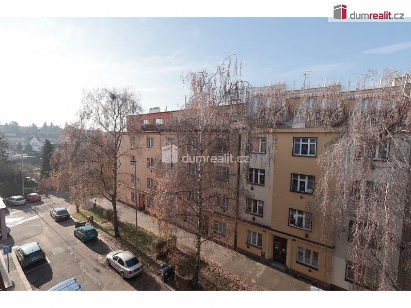 Pronájem bytu 1+kk 26 m^2 V předpolí, Praha 10 