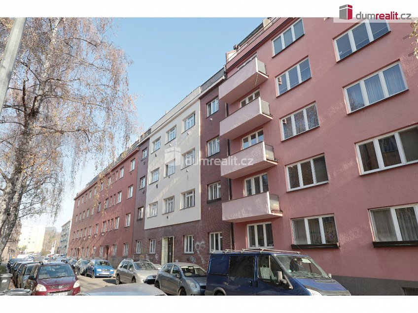 Pronájem bytu 1+kk 26 m^2 V předpolí, Praha 10 