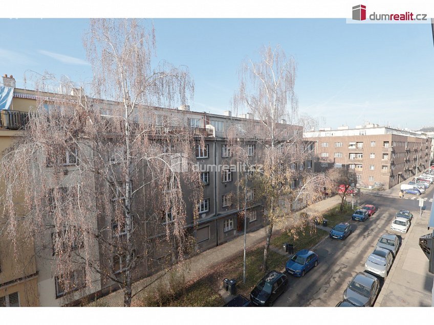 Pronájem bytu 1+kk 26 m^2 V předpolí, Praha 10 