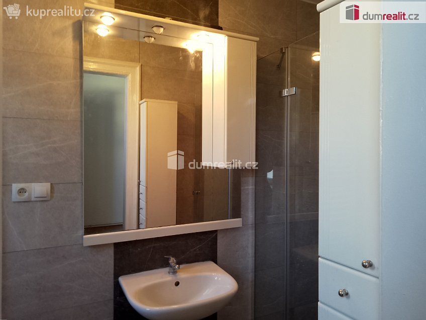 Pronájem  komerční reality 93 m^2 Sokolovská, Karlovy Vary 