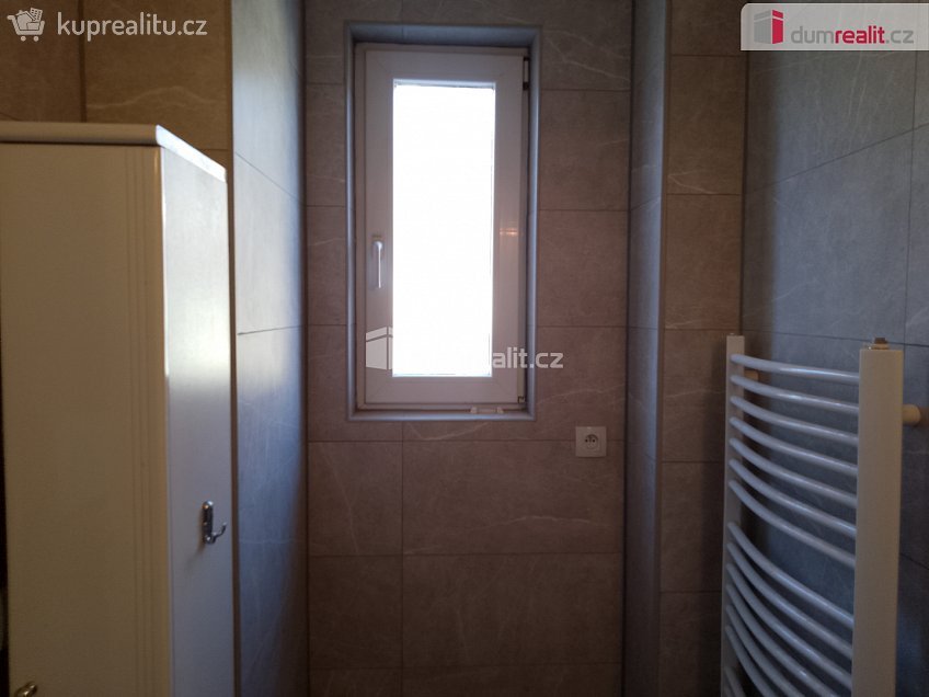 Pronájem  komerční reality 93 m^2 Sokolovská, Karlovy Vary 