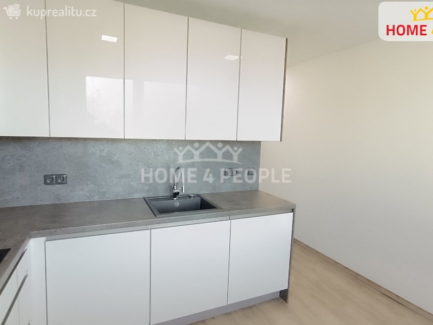 Pronájem bytu 2+1 62 m^2 Sídliště, Moravský Krumlov 