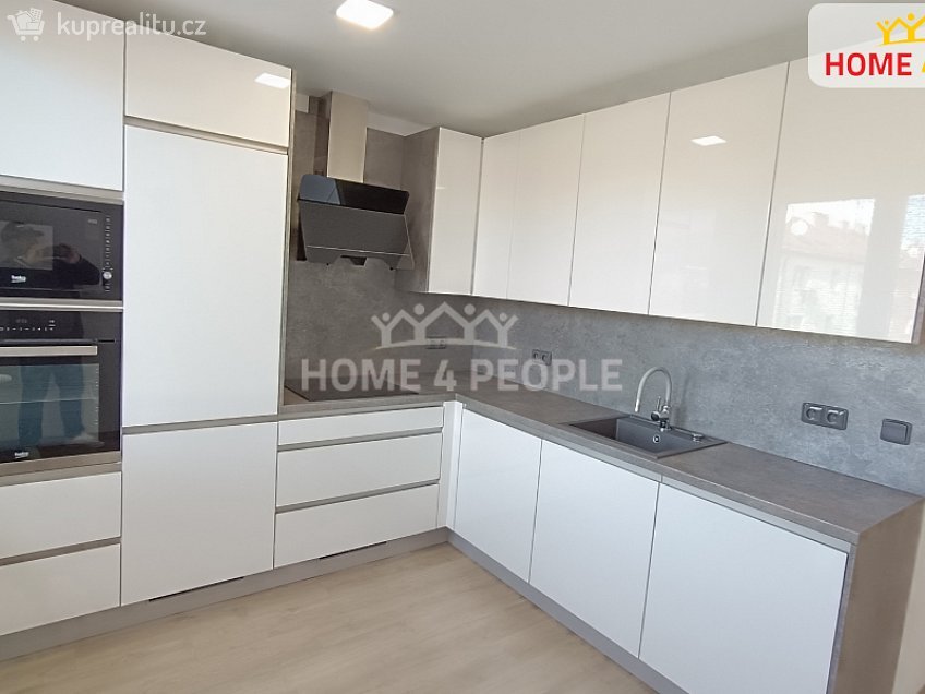 Pronájem bytu 2+1 62 m^2 Sídliště, Moravský Krumlov 