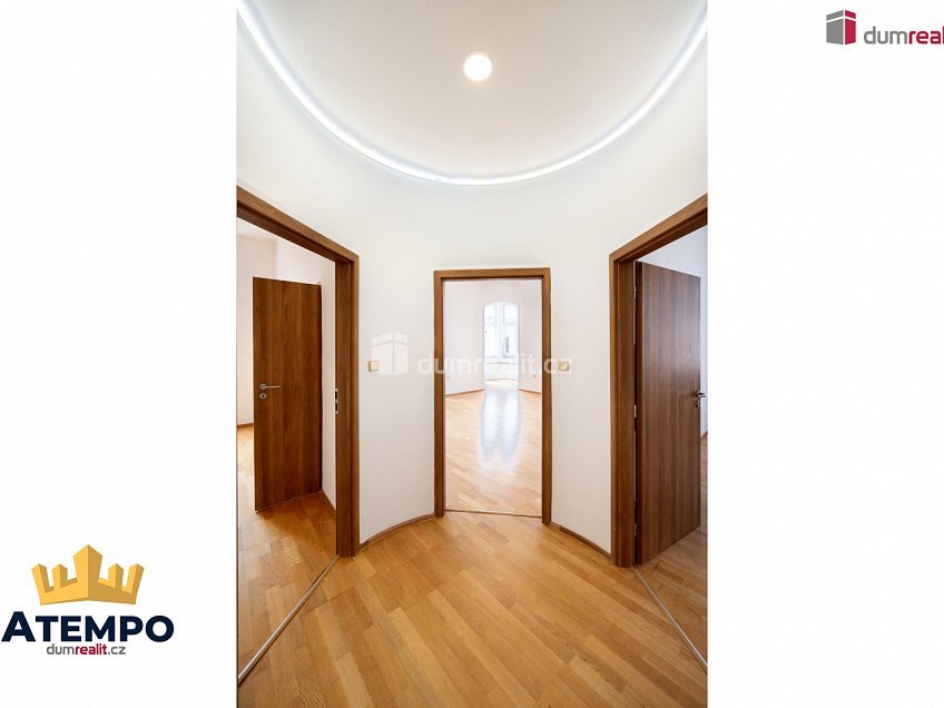 Pronájem bytu 3+kk 93 m^2 Karla IV., České Budějovice 