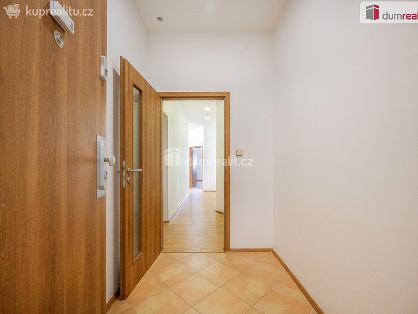 Pronájem bytu 3+kk 93 m^2 Karla IV., České Budějovice 