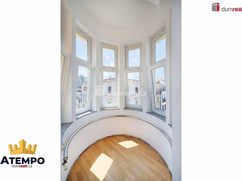 Pronájem bytu 3+kk 93 m^2 Karla IV., České Budějovice 