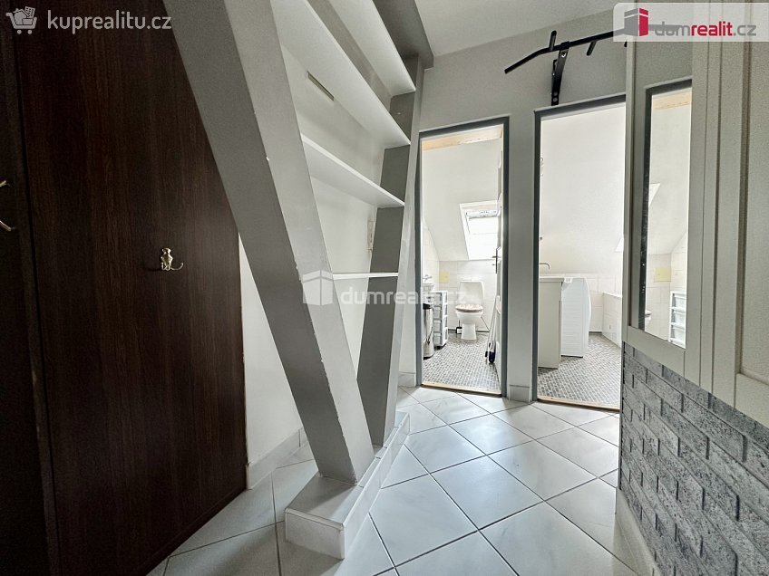 Pronájem bytu 2+1 55 m^2 Kollárova, Ostrov 