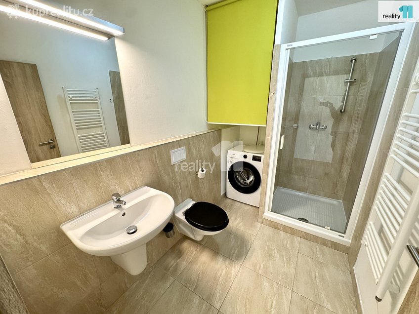 Pronájem bytu 3+kk 77 m^2 Lidická, Jeneč 