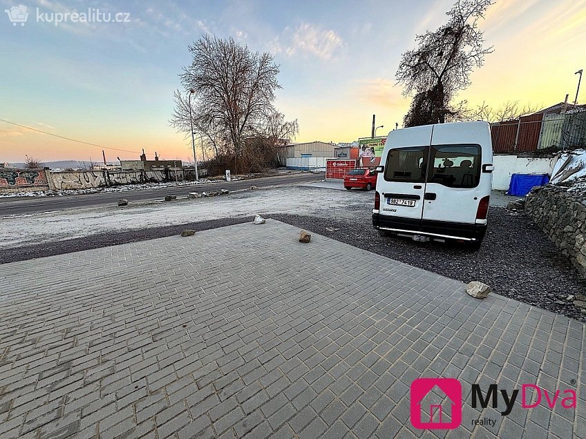 Pronájem  obchodních prostor 60 m^2 Průmyslová, Znojmo 