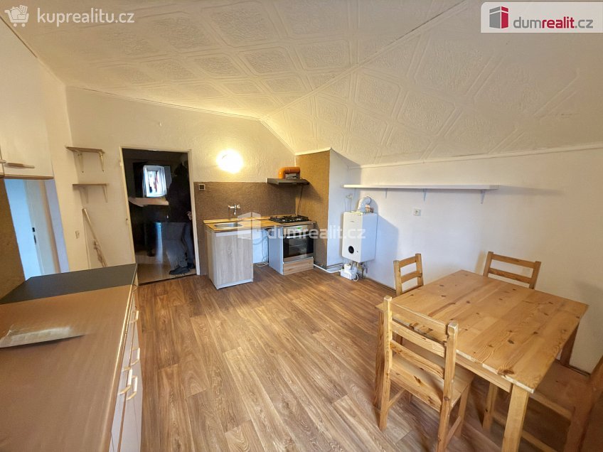 Pronájem bytu 3+1 78 m^2 Teplická, Jílové 