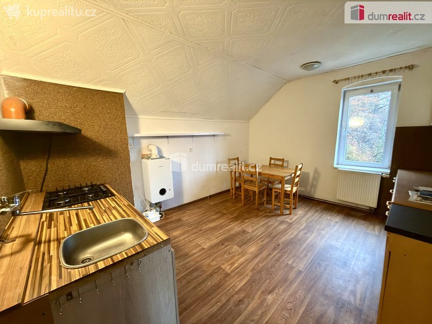 Pronájem bytu 3+1 78 m^2 Teplická, Jílové 