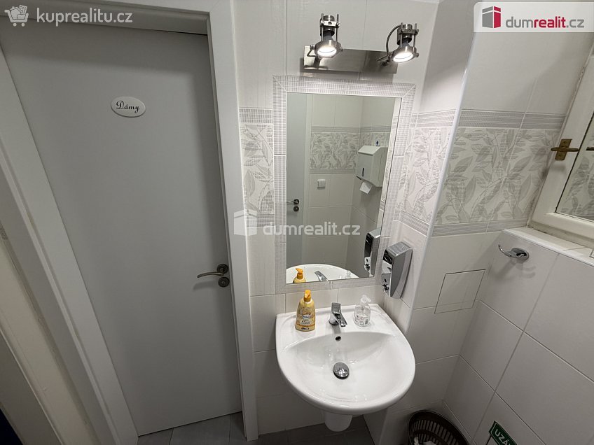 Pronájem  kanceláře 143 m^2 Vodičkova, Praha 1 