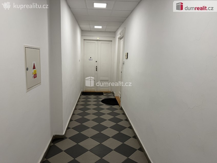 Pronájem  kanceláře 143 m^2 Vodičkova, Praha 1 
