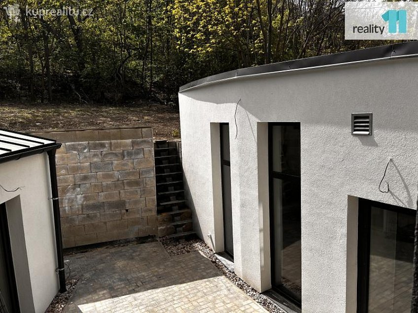 Pronájem bytu 1+kk 34 m^2 Michelská, Praha 4 