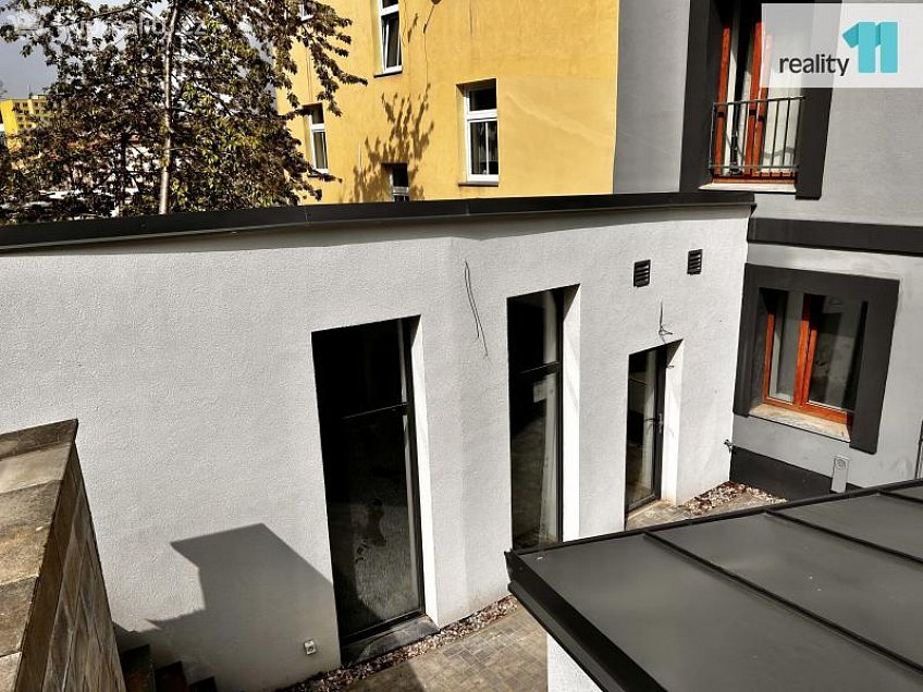 Pronájem bytu 1+kk 34 m^2 Michelská, Praha 4 