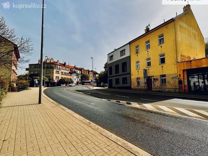 Pronájem bytu 1+kk 34 m^2 Michelská, Praha 4 