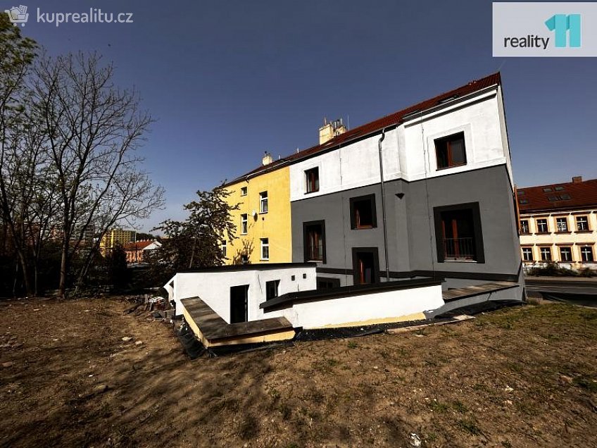 Pronájem bytu 1+kk 34 m^2 Michelská, Praha 4 