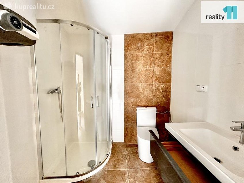 Pronájem bytu 1+kk 34 m^2 Michelská, Praha 4 