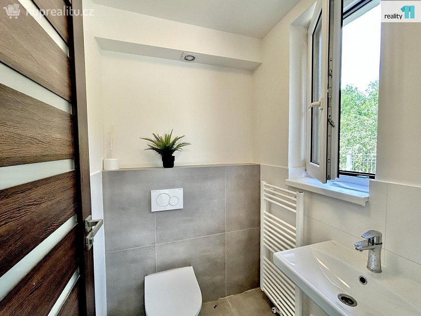 Prodej  rodinného domu 94 m^2 K Dubovému mlýnu, Praha 6 