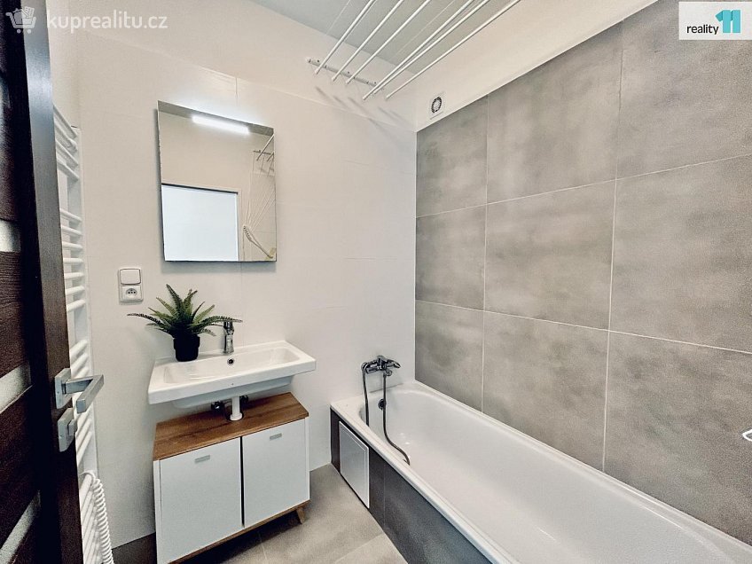 Prodej  rodinného domu 94 m^2 K Dubovému mlýnu, Praha 6 