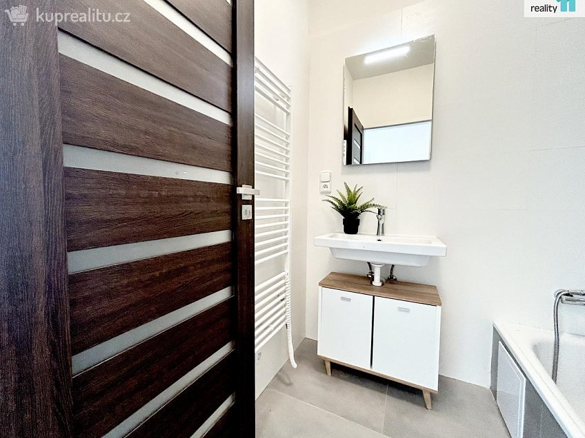 Prodej  rodinného domu 94 m^2 K Dubovému mlýnu, Praha 6 