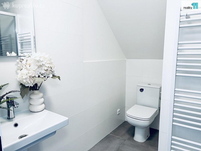 Prodej  rodinného domu 94 m^2 K Dubovému mlýnu, Praha 6 