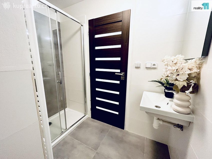 Prodej  rodinného domu 94 m^2 K Dubovému mlýnu, Praha 6 