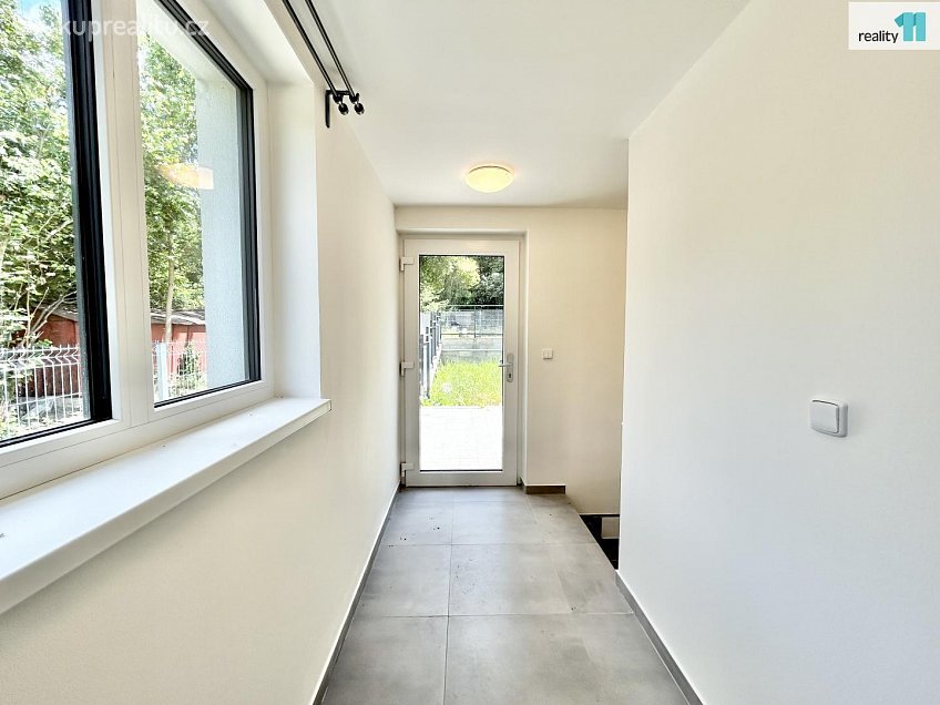 Prodej  rodinného domu 94 m^2 K Dubovému mlýnu, Praha 6 