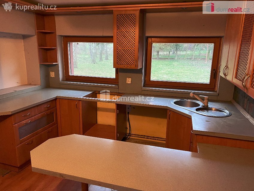 Prodej  usedlosti 5156 m^2 U Zastávky, Šenov u Nového Jičína 