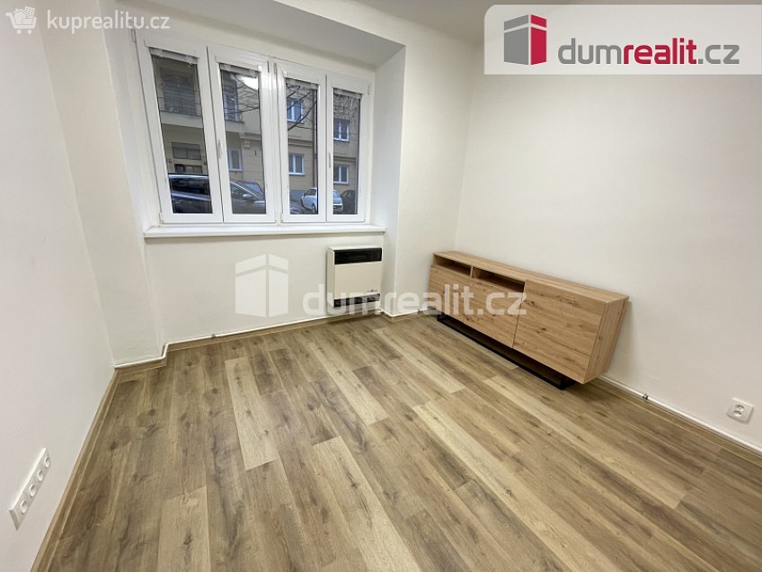 Pronájem bytu 2+kk 48 m^2 Biskupcova, Praha 3 